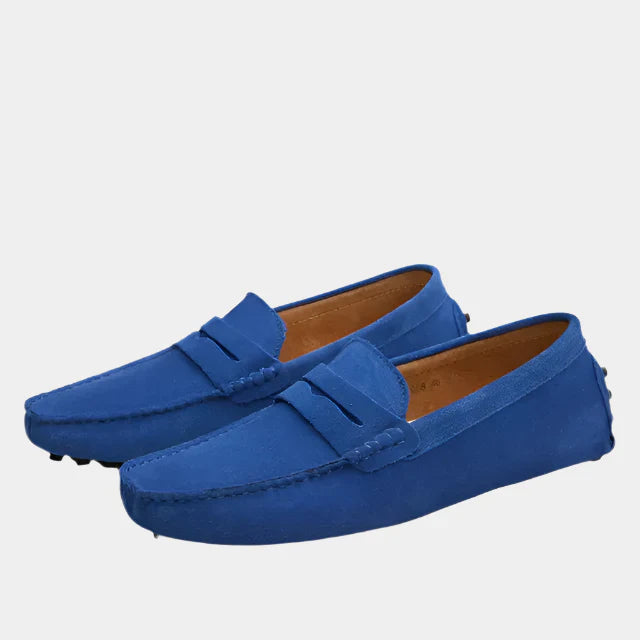 Klassische Slipper aus Wildleder